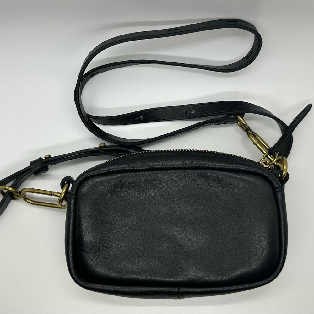 Madewell The Leather Carabiner Mini Crossbody Bag